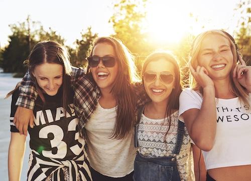group of 4 teen girls