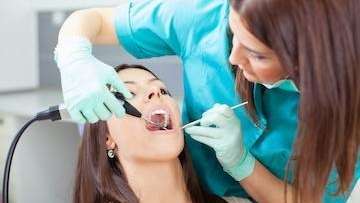 patient getting a dental cleanings in brisbane